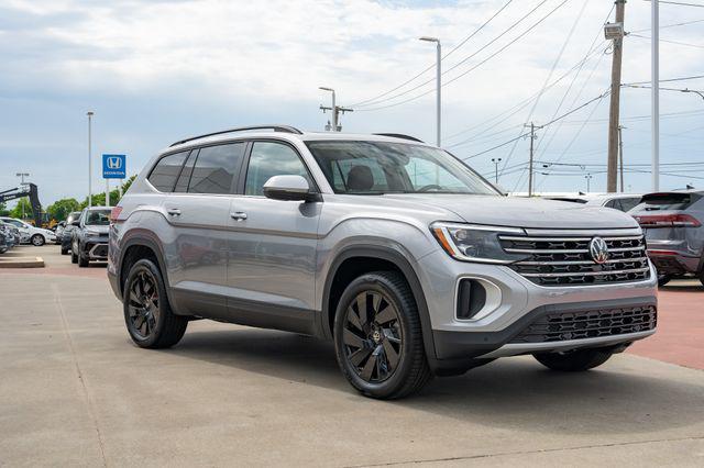 new 2026 Volkswagen Atlas car, priced at $43,500