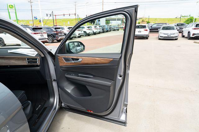 new 2026 Volkswagen Atlas car, priced at $43,500