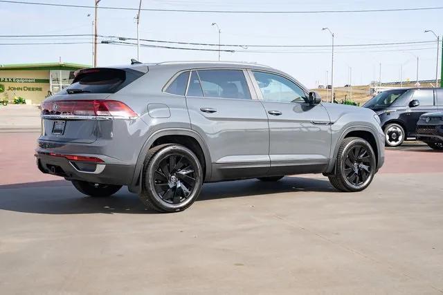 new 2026 Volkswagen Atlas Cross Sport car, priced at $42,000