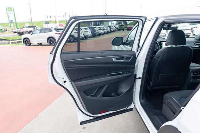new 2026 Volkswagen Atlas Cross Sport car, priced at $51,000