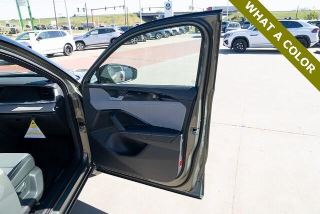 new 2026 Volkswagen Tiguan car, priced at $40,000