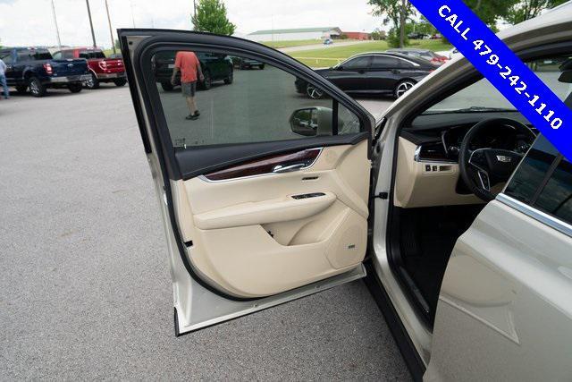 used 2017 Cadillac XT5 car, priced at $15,577