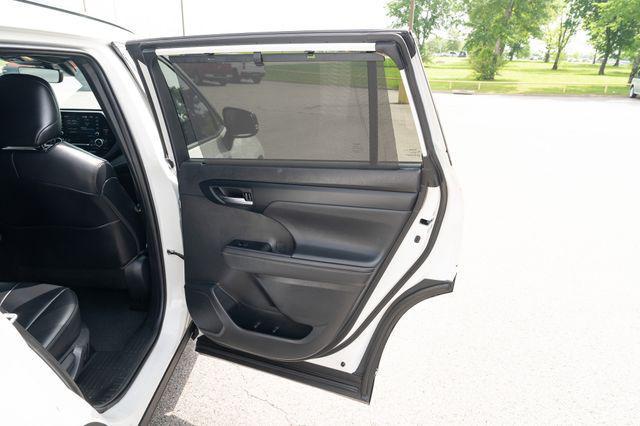 used 2021 Toyota Highlander car, priced at $28,500