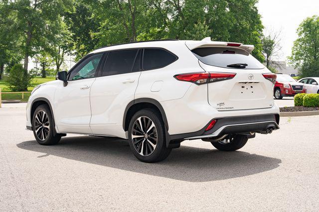 used 2021 Toyota Highlander car, priced at $28,500