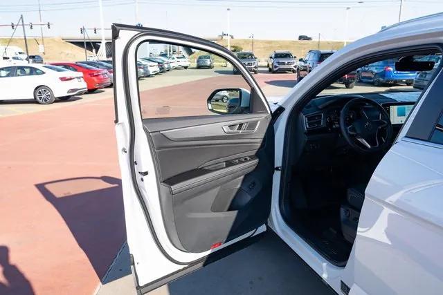 new 2026 Volkswagen Atlas Cross Sport car, priced at $45,501