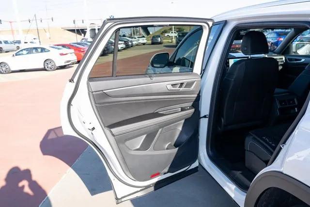 new 2026 Volkswagen Atlas Cross Sport car, priced at $45,501