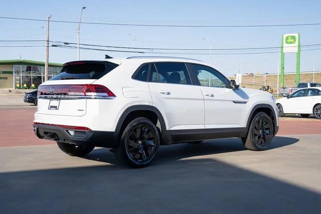 new 2026 Volkswagen Atlas Cross Sport car, priced at $45,501