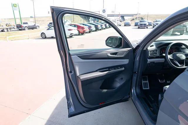 new 2026 Volkswagen Atlas car, priced at $54,500