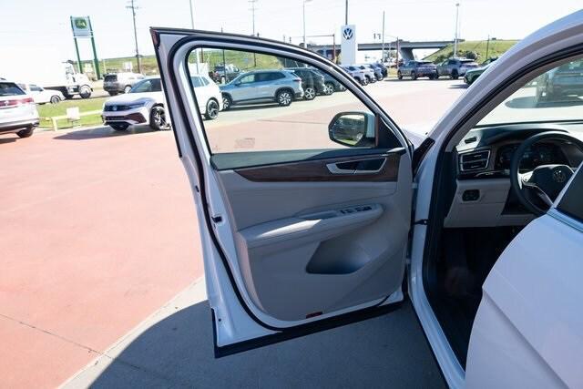 new 2026 Volkswagen Atlas car, priced at $37,500