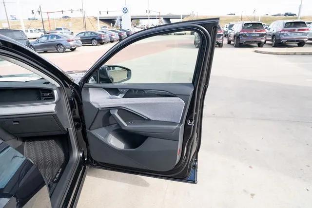 new 2026 Volkswagen Tiguan car, priced at $31,500