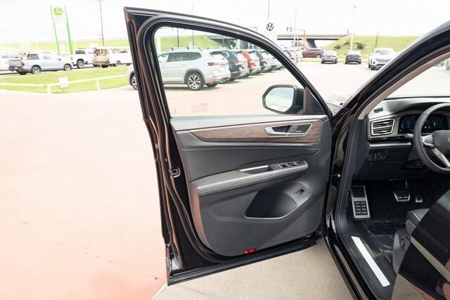 new 2026 Volkswagen Atlas car, priced at $55,500