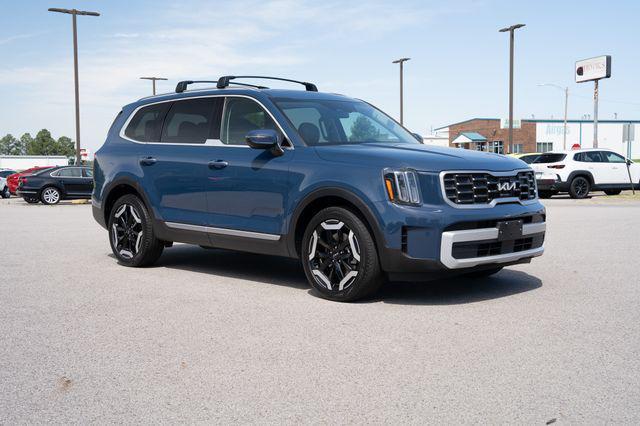 used 2025 Kia Telluride car, priced at $37,000