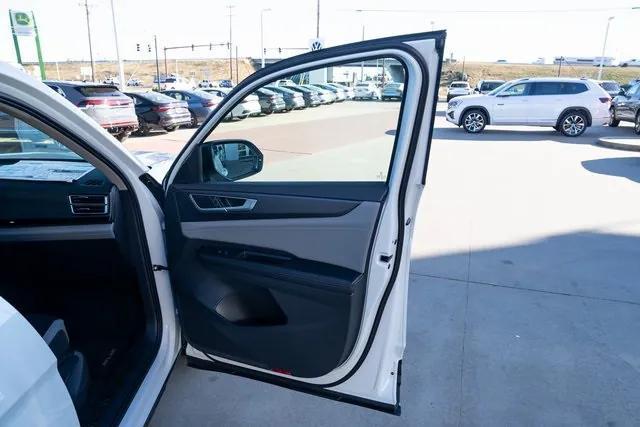 new 2026 Volkswagen Atlas car, priced at $48,500