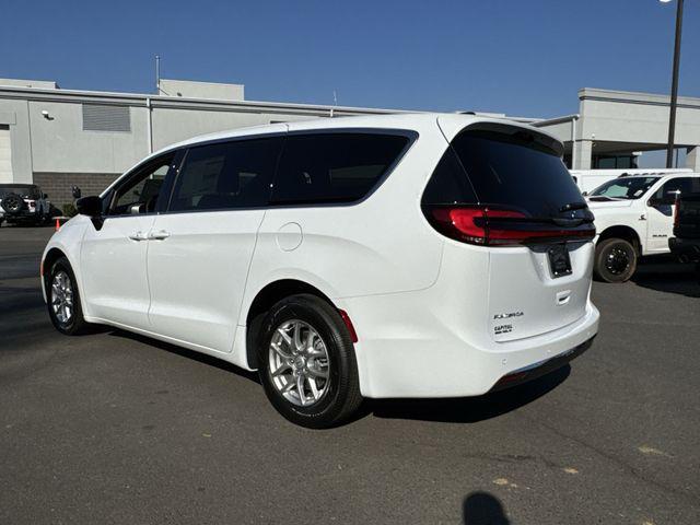 new 2026 Chrysler Pacifica car, priced at $40,395