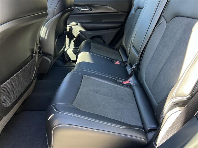 new 2025 Jeep Grand Cherokee car, priced at $37,625