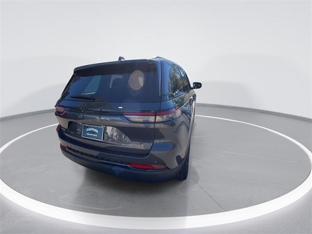 new 2025 Jeep Grand Cherokee car, priced at $37,625