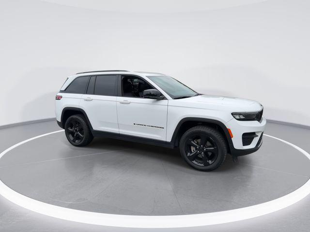 used 2023 Jeep Grand Cherokee car, priced at $28,875