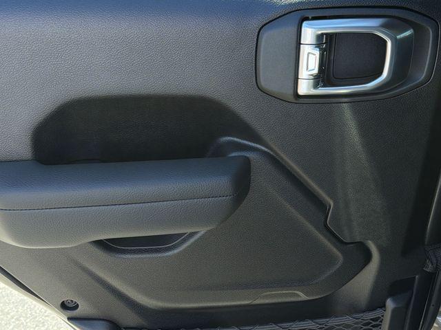 new 2026 Jeep Gladiator car, priced at $48,400