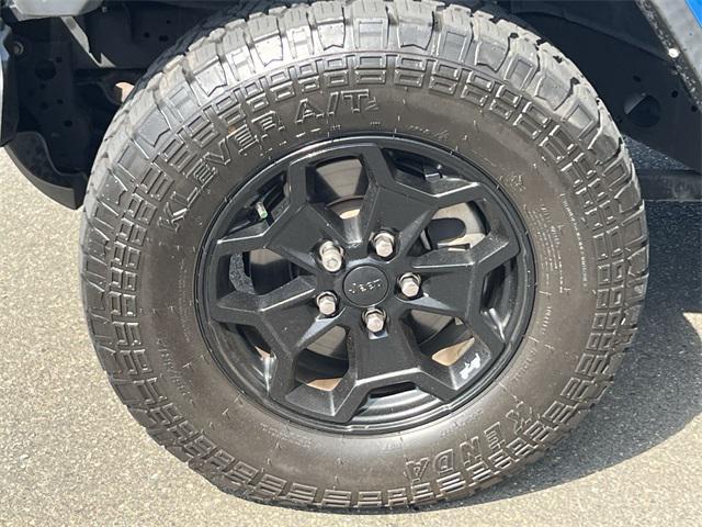 used 2021 Jeep Gladiator car, priced at $26,998