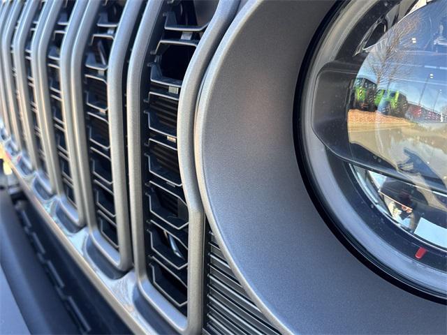 new 2026 Jeep Gladiator car, priced at $52,770