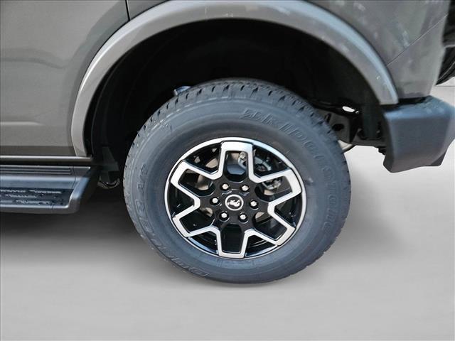 new 2025 Ford Bronco car, priced at $45,104