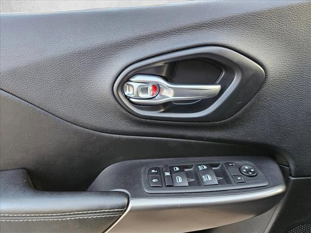 used 2020 Jeep Cherokee car, priced at $17,995