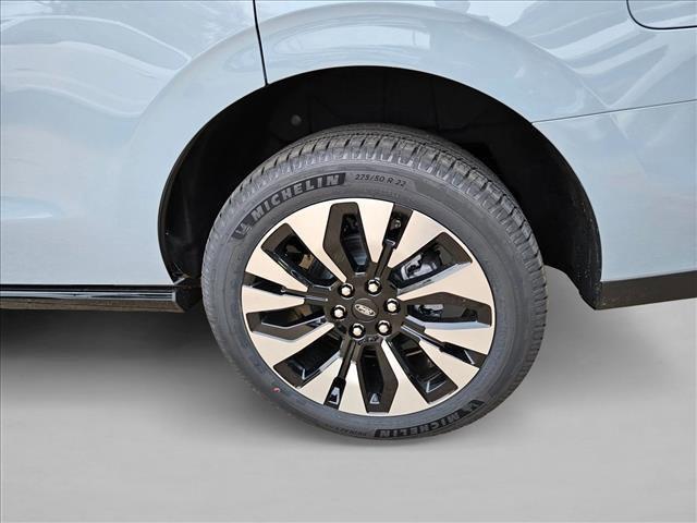 new 2025 Ford Expedition car, priced at $76,689