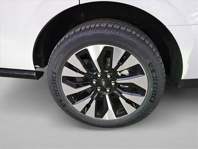 new 2025 Ford Expedition car, priced at $76,689