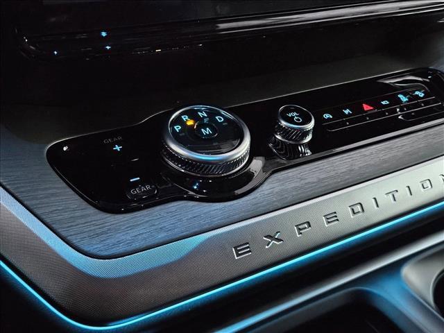 new 2025 Ford Expedition car, priced at $76,689