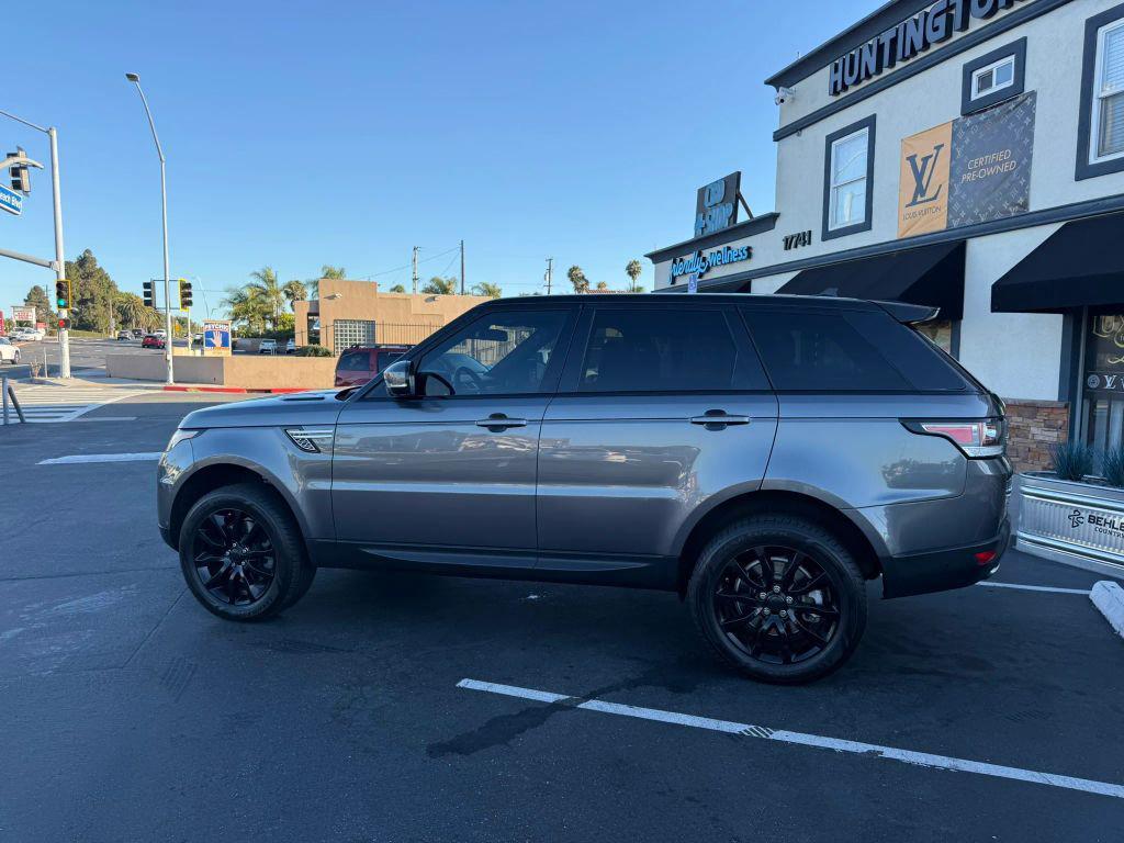 Land Rover Range Rover Sport view 9