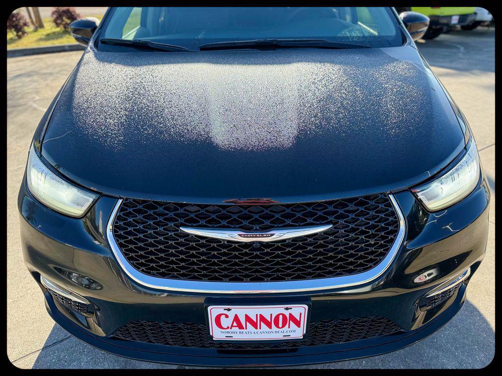 used 2024 Chrysler Pacifica car, priced at $29,870