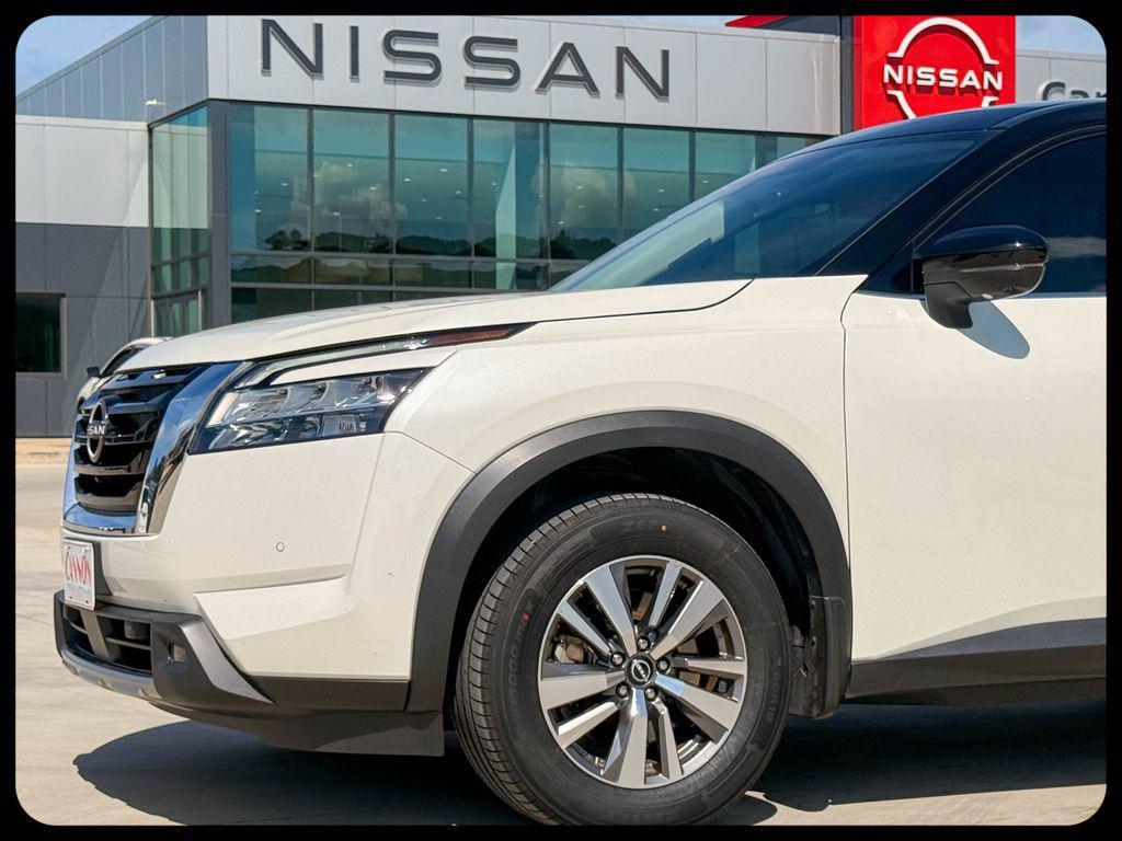 used 2023 Nissan Pathfinder car, priced at $34,037