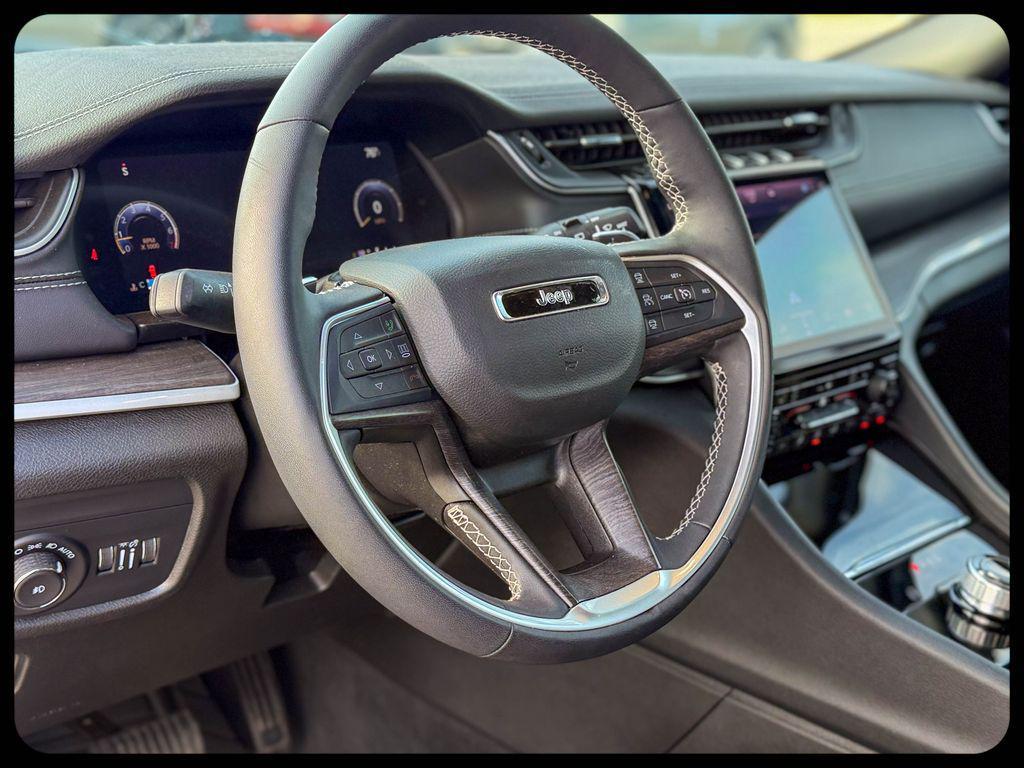 used 2025 Jeep Grand Cherokee L car, priced at $40,123