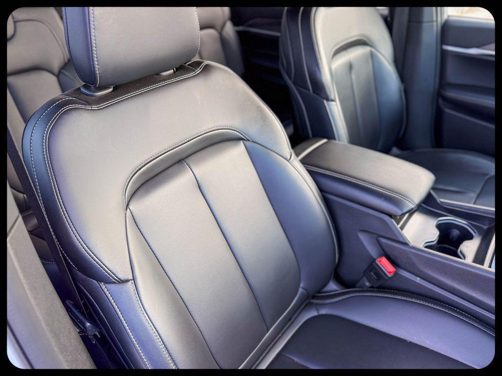 used 2025 Jeep Grand Cherokee L car, priced at $40,123