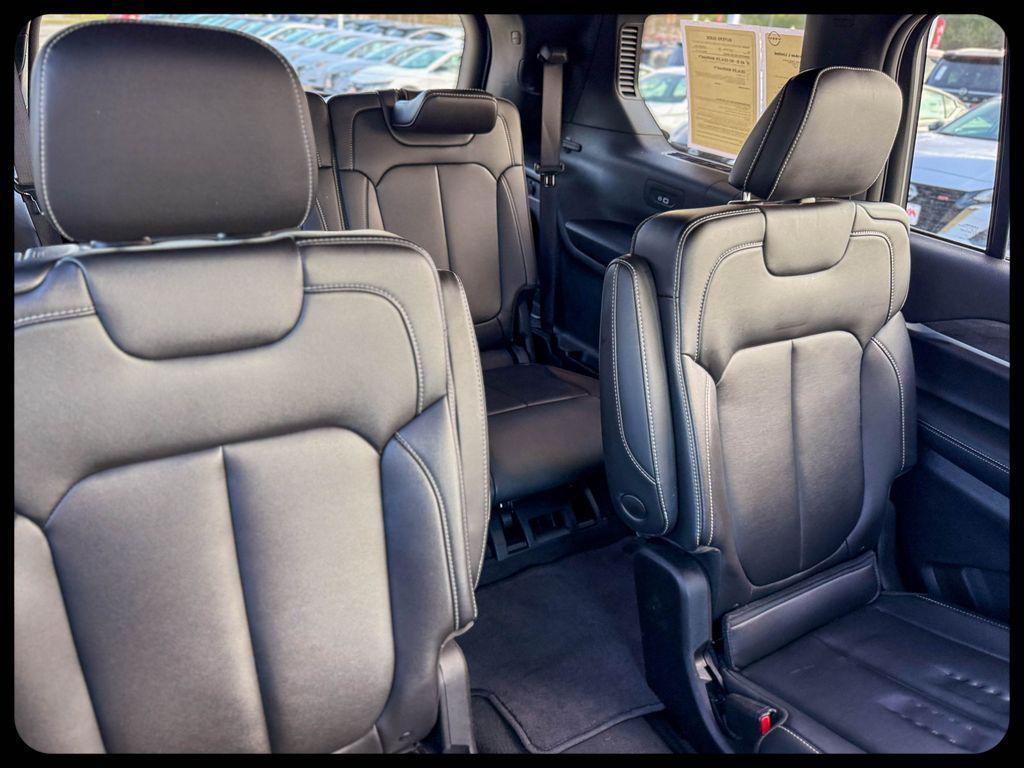 used 2025 Jeep Grand Cherokee L car, priced at $40,123