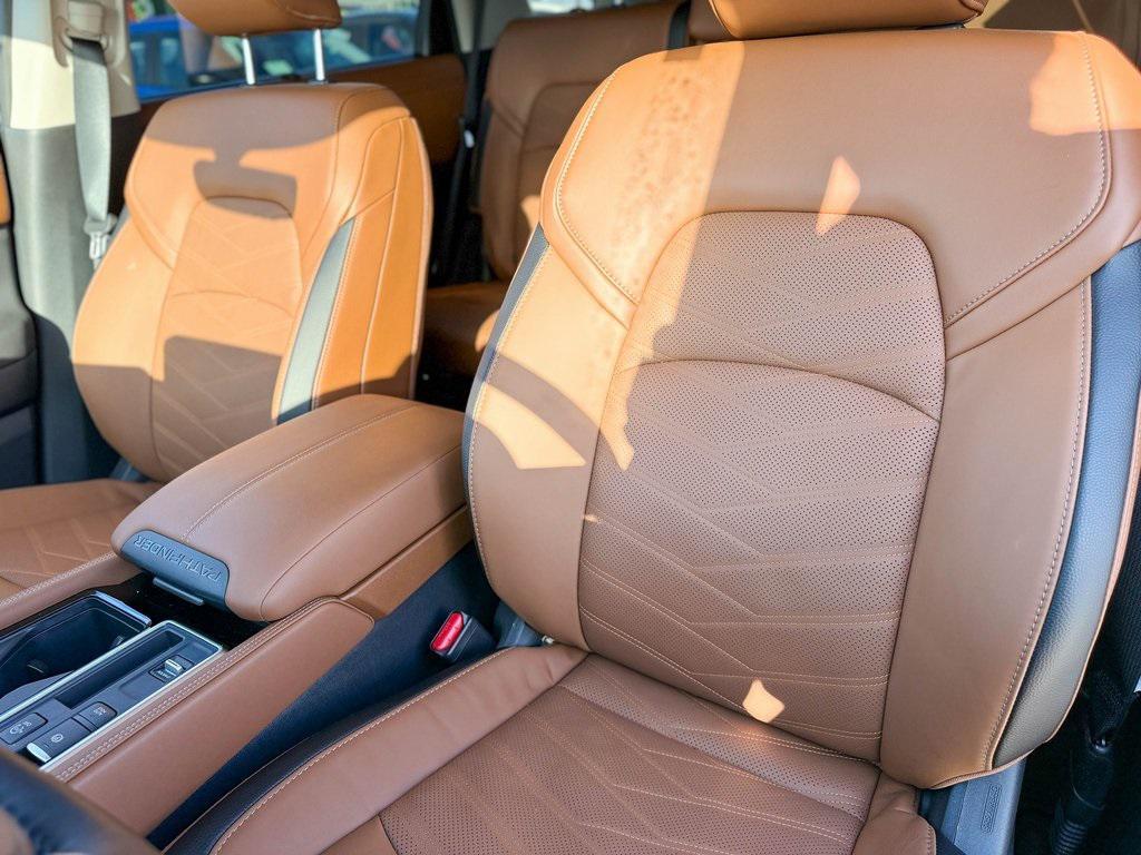 used 2025 Nissan Pathfinder car, priced at $45,532