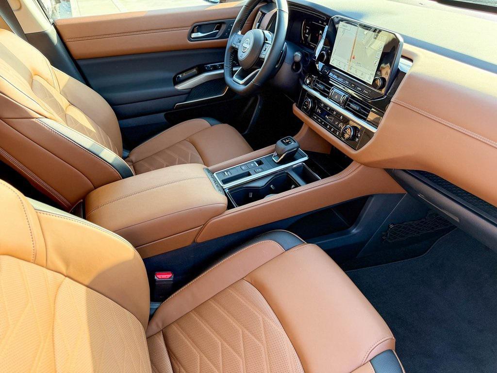 used 2025 Nissan Pathfinder car, priced at $45,532