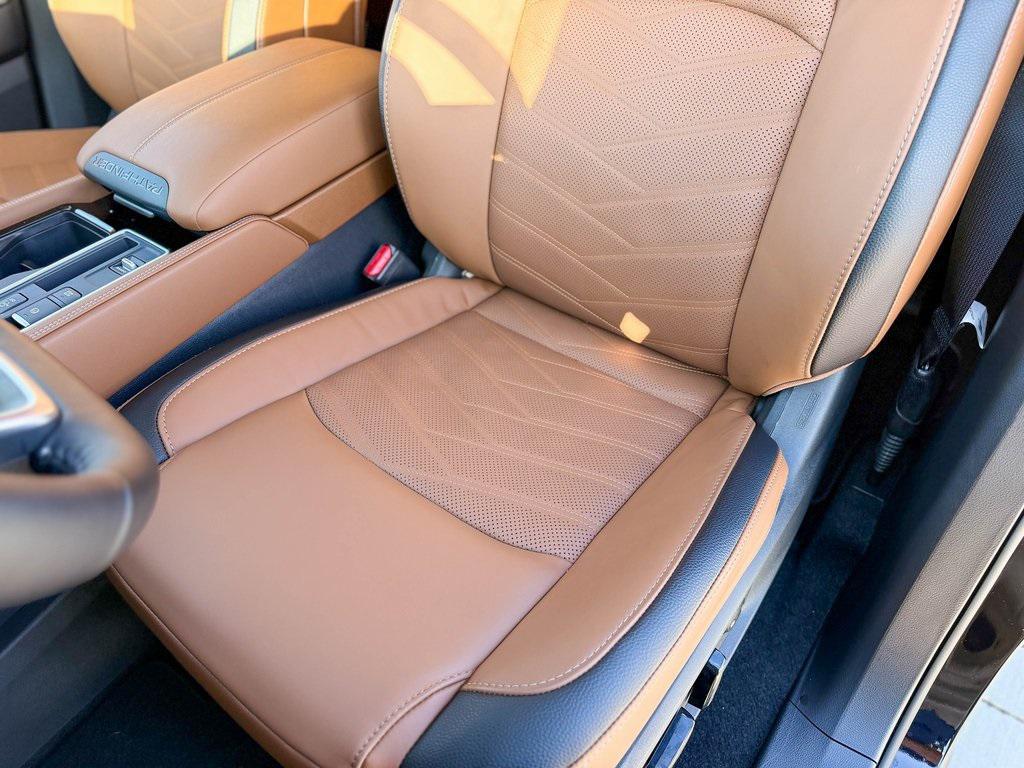 used 2025 Nissan Pathfinder car, priced at $45,532