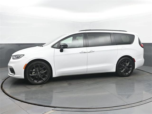 used 2025 Chrysler Pacifica car, priced at $36,894