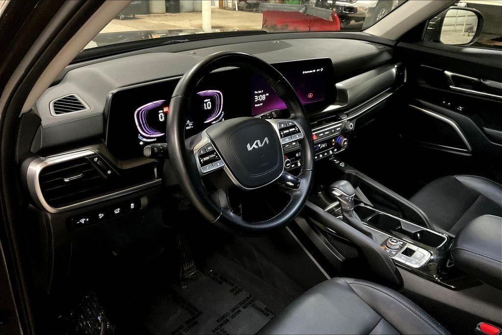 used 2025 Kia Telluride car, priced at $35,680