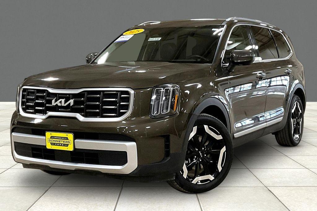 used 2025 Kia Telluride car, priced at $35,680