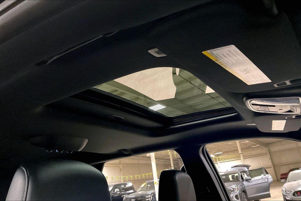 used 2025 Dodge Durango car, priced at $35,252