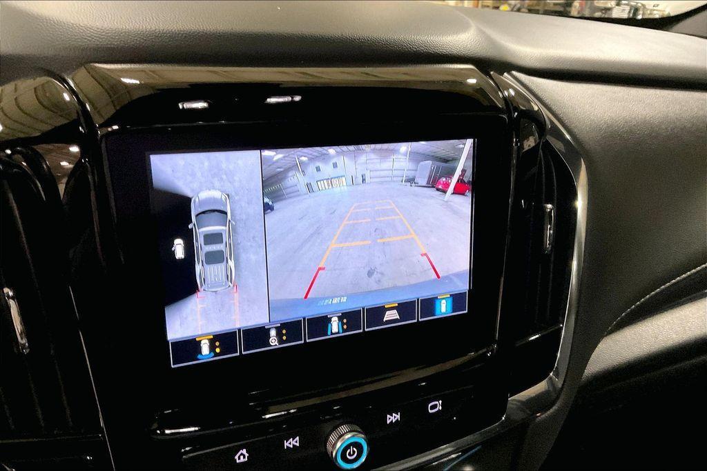 used 2023 Chevrolet Traverse car, priced at $31,989