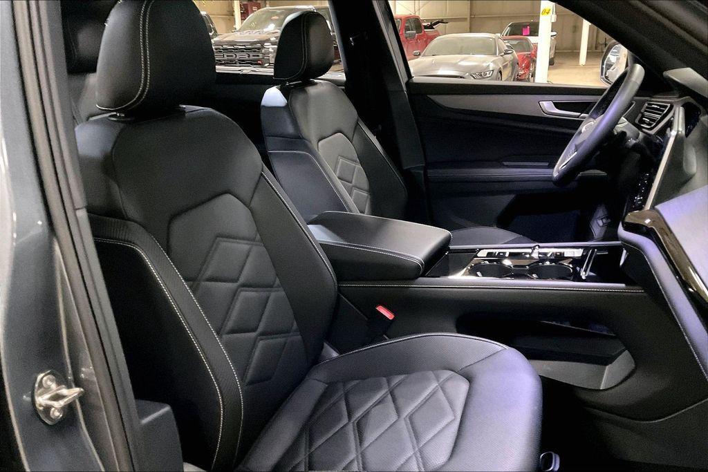 used 2025 Volkswagen Atlas Cross Sport car, priced at $33,998