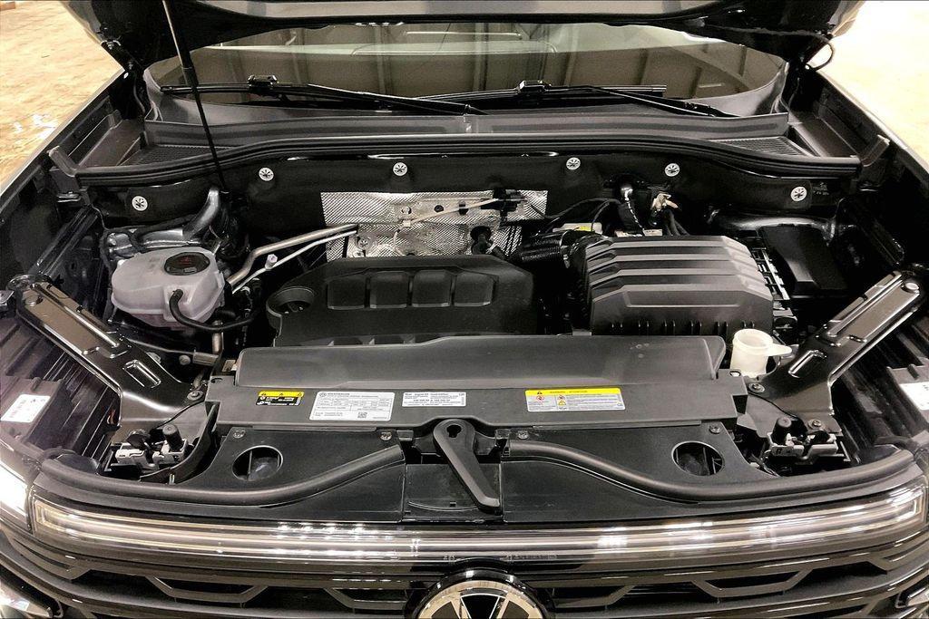 used 2025 Volkswagen Atlas Cross Sport car, priced at $33,998