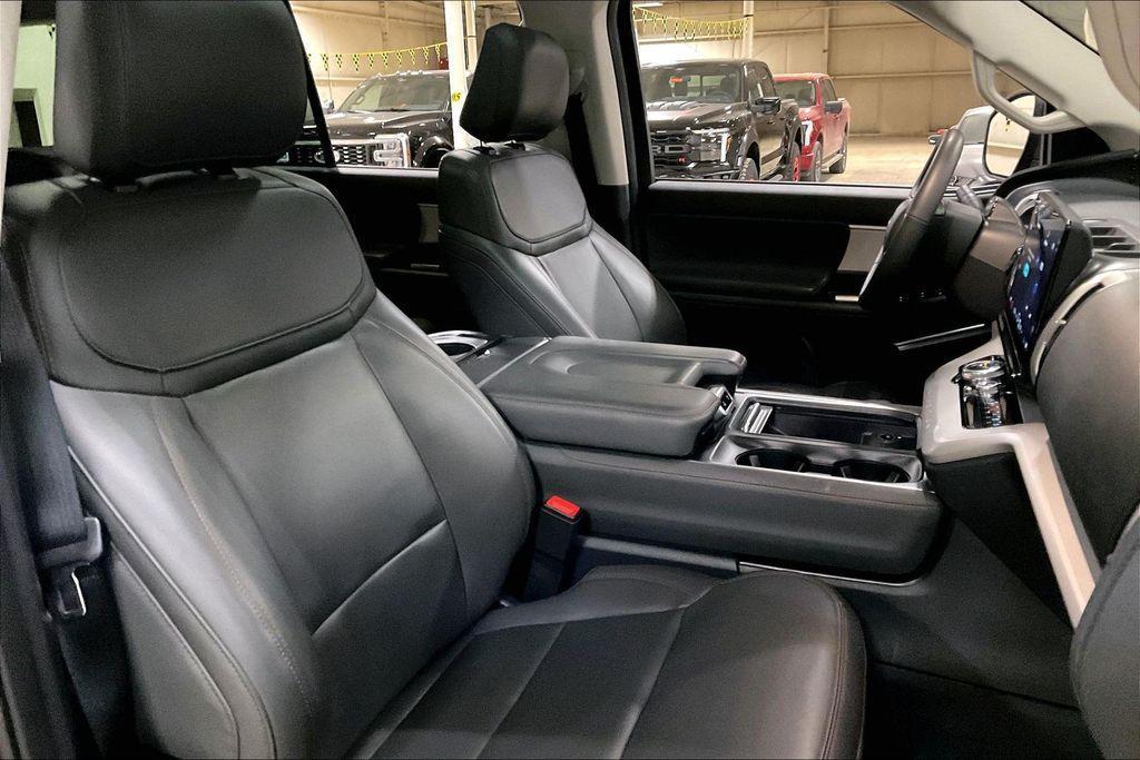 used 2025 Ford Expedition car, priced at $56,998