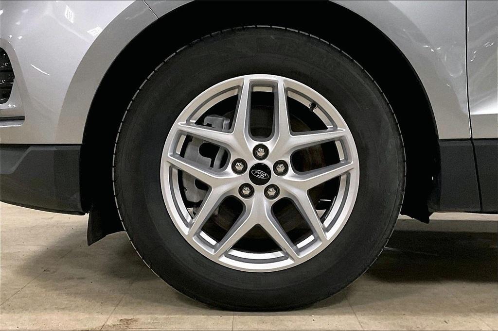 used 2024 Ford Edge car, priced at $22,350