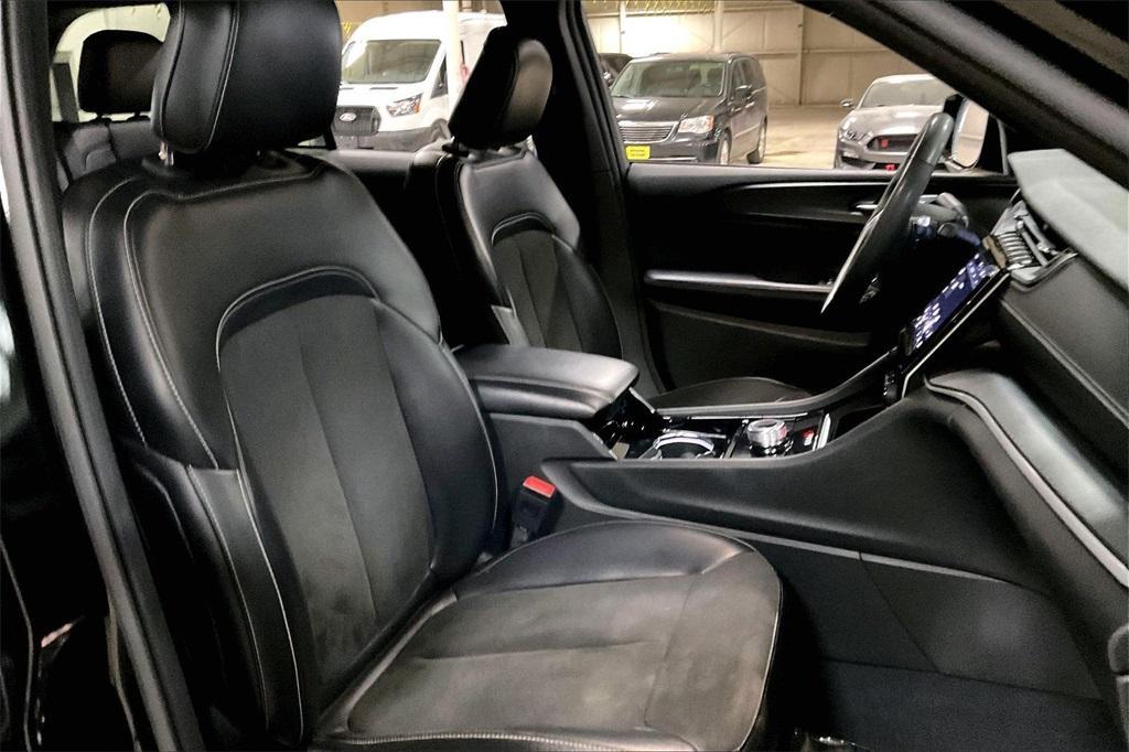 used 2023 Jeep Grand Cherokee car, priced at $29,162