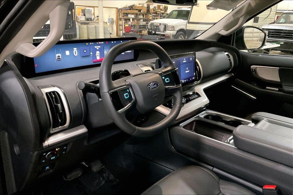 used 2025 Ford Expedition Max car, priced at $57,998