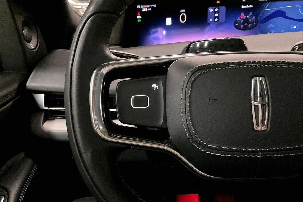 used 2025 Lincoln Navigator L car, priced at $90,616